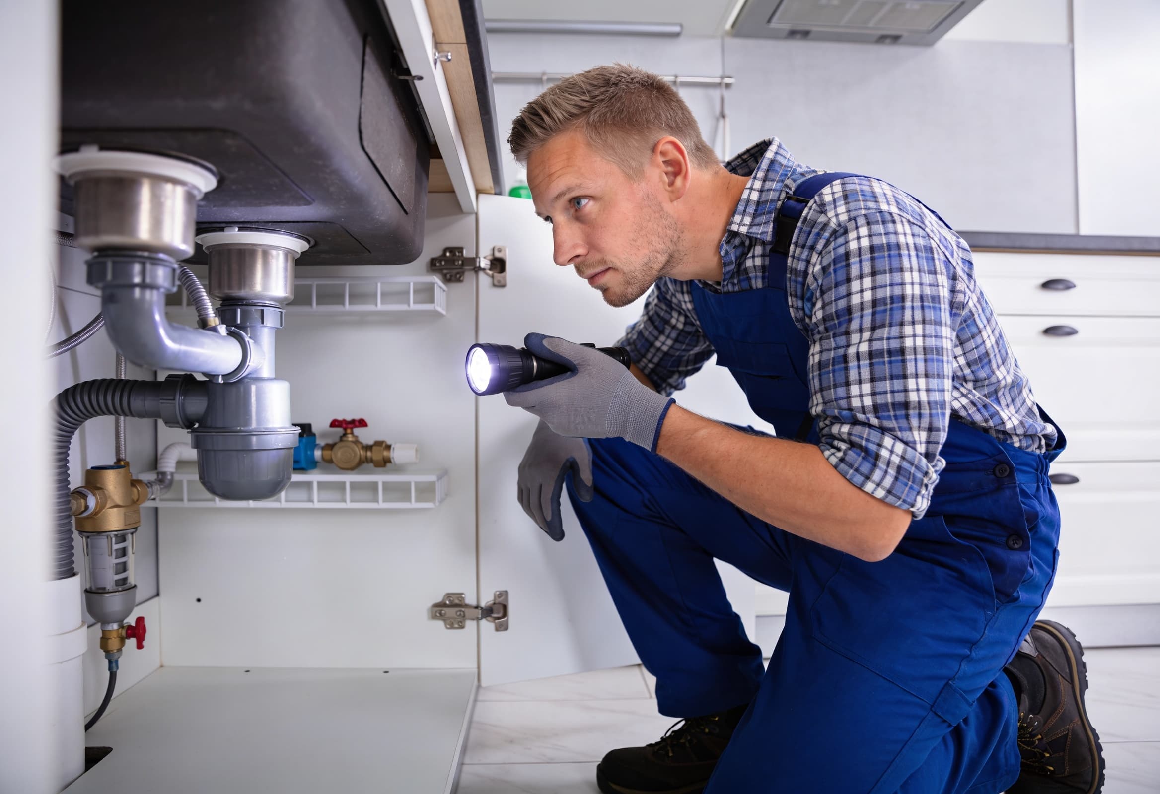 Rohrreiniger bei der Arbeit in Siegen – Professionelle Rohrreinigung